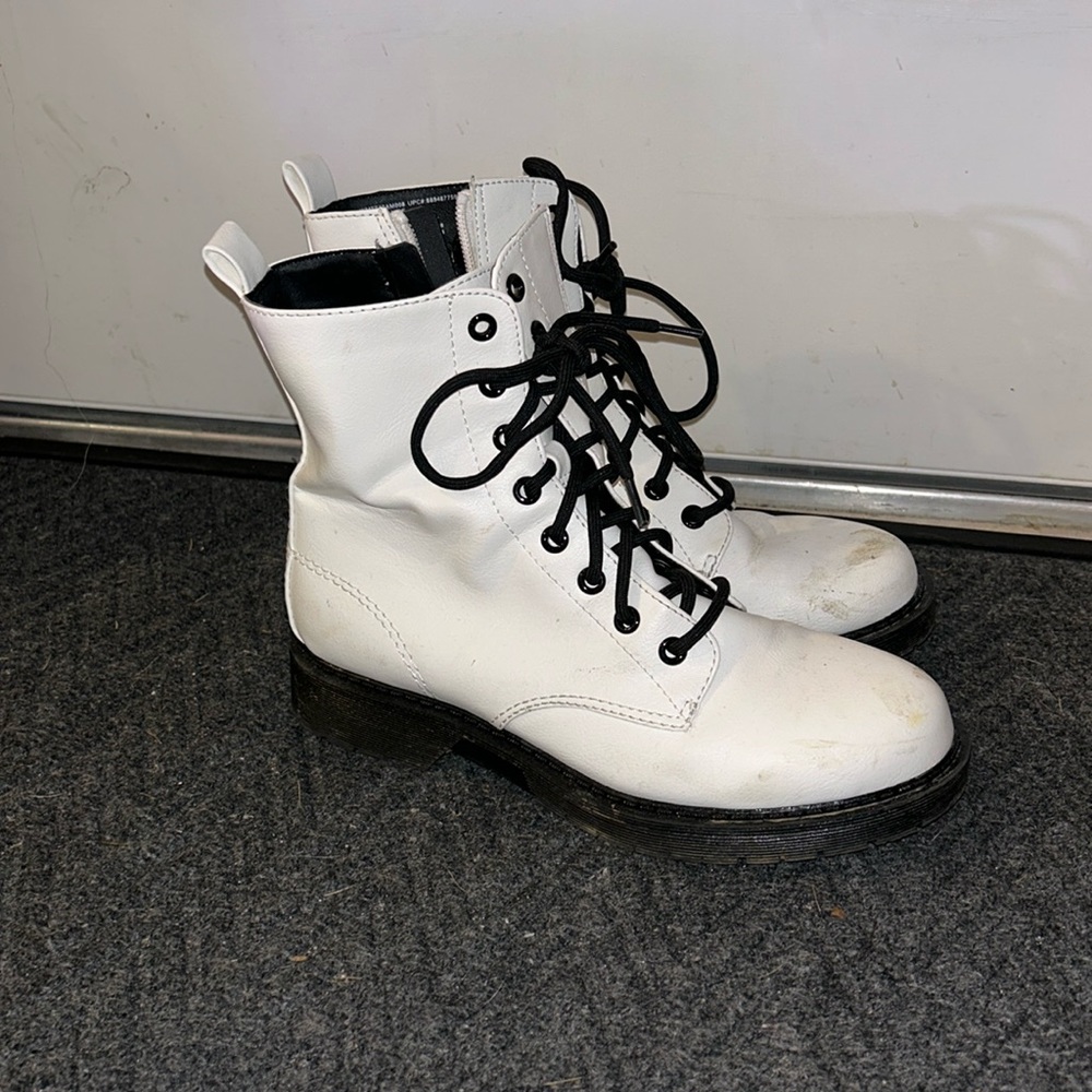 Time & Tru boots